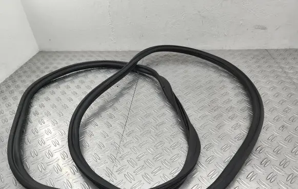 Seat Alhambra (Mk2) Trunk rubber seal (body) 