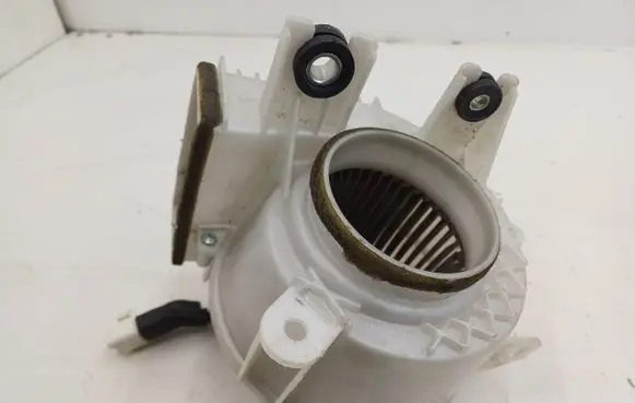 Toyota Prius (XW30) Hybrid/electric vehicle battery fan G923076010