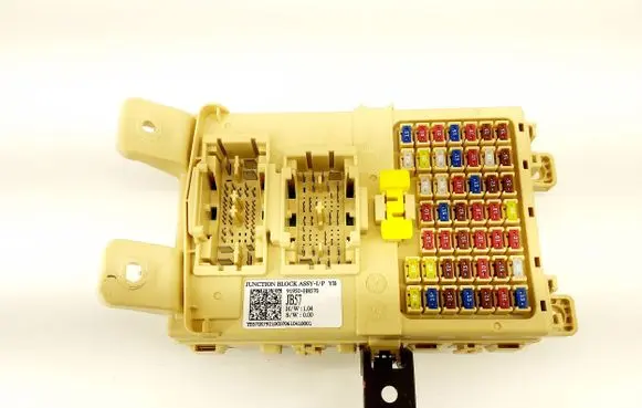 KIA Rio Fuse module 91950H8570
