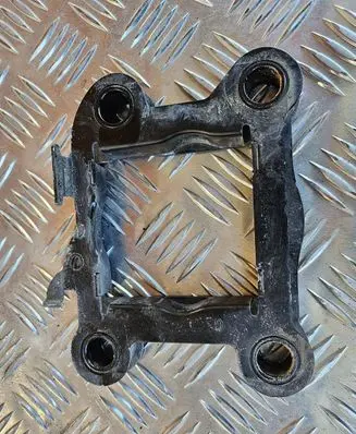 DS Automobiles 5 Front bumper mounting bracket 9800655380