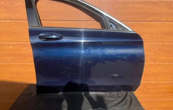 Mercedes-Benz C W205 Front door