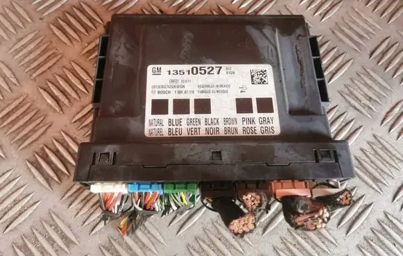 Opel Insignia A Comfort/convenience module 13510527