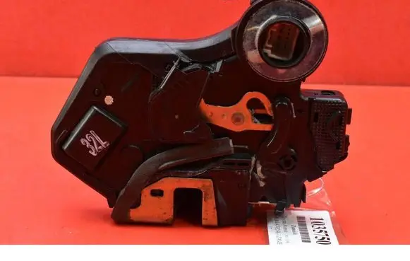 Toyota Avensis Verso Rear door lock