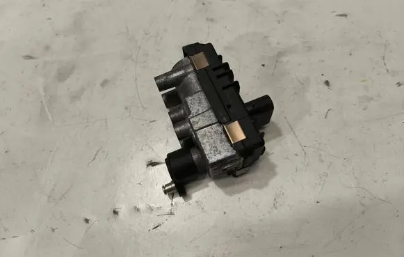 BMW 5 F10 F11 Turbine electric control actuator 4933519411 6NW01043004