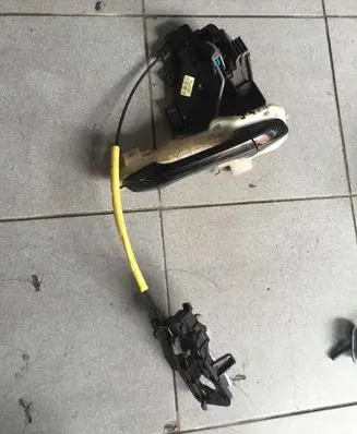 KIA Rio Front door lock