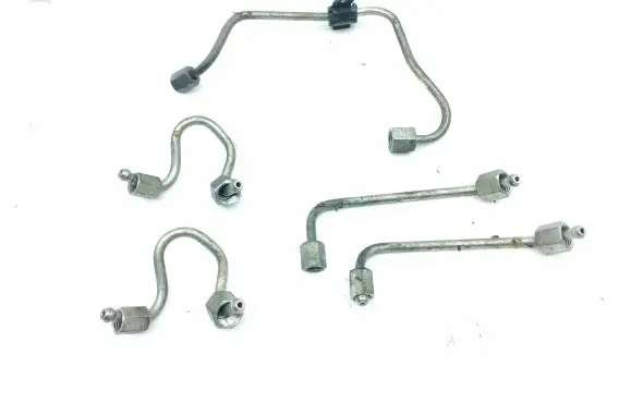 Fuel injector supply line/pipe