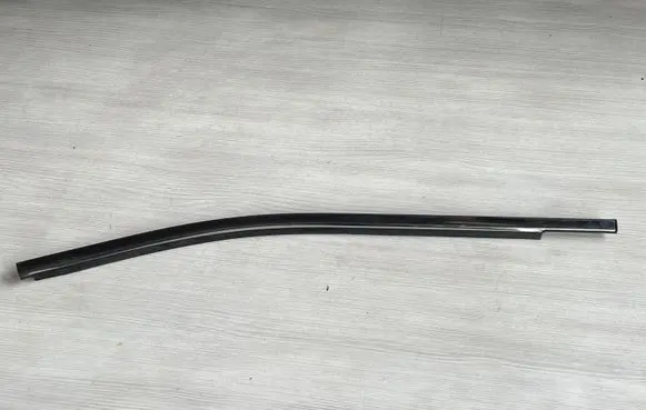 Nissan Navara D23 Rubber seal rear door window/glass