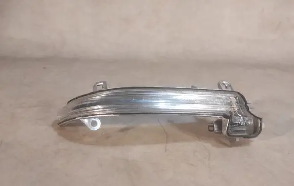 BMW X1 E84 Mirror indicator light 63137280772