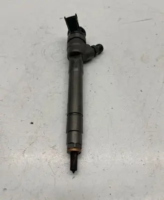 Renault Megane III Fuel injector H8201055367 0445110 7RPZ417