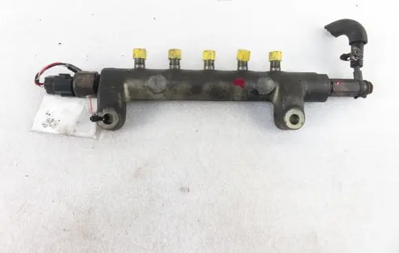 Nissan Primera Fuel main line pipe