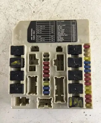 Nissan Micra Fuse module 1248423G01