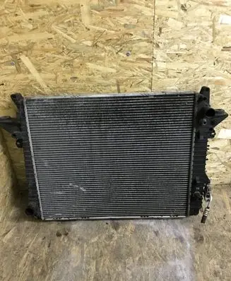 Land Rover Discovery 3 - LR3 Coolant radiator