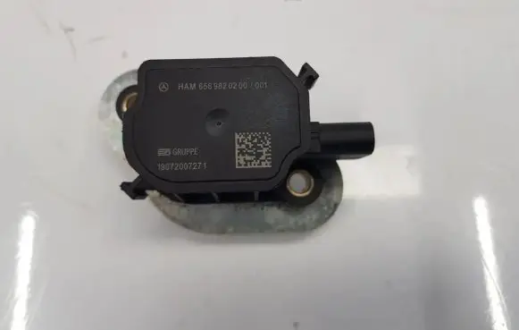 Mercedes-Benz G W463 2nd Gen Turbo system vacuum part 