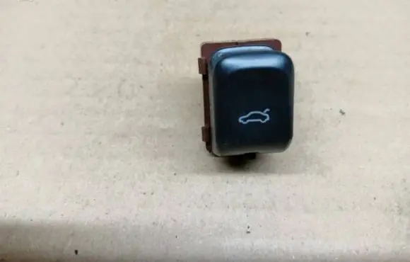 Audi A5 8T 8F Tailgate opening switch 8K0959831A 200802S