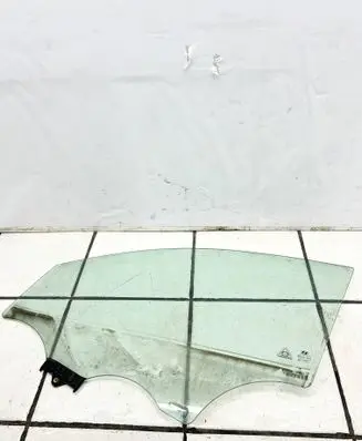Hyundai Tucson TL Front door window glass four-door 