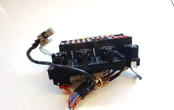 Nissan Micra Fuse box set 72404047