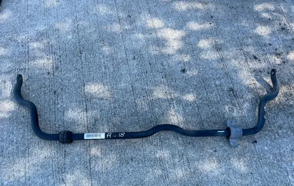 Mercedes-Benz A W176 Front anti-roll bar/sway bar A2463203411