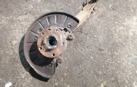 Audi Q7 4L Front wheel hub 7L0407258A