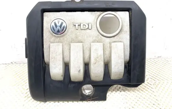 Volkswagen Touran I Engine cover (trim) 03G103925G
