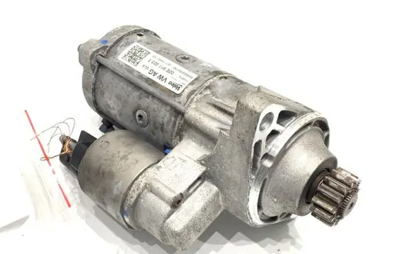 Volkswagen Golf VII Starter motor 02E911023T