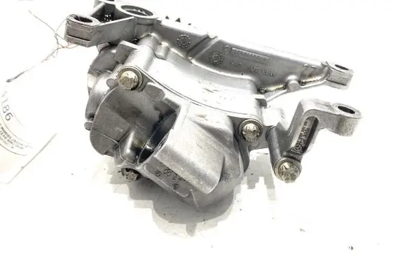 Mercedes-Benz C W204 Oil pump R6461810101