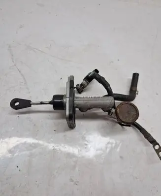 KIA Sorento Clutch master cylinder