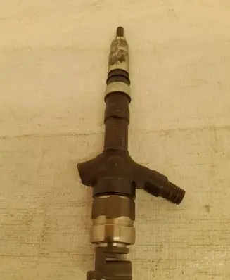 Toyota Corolla E140 E150 Fuel injector 236700G010
