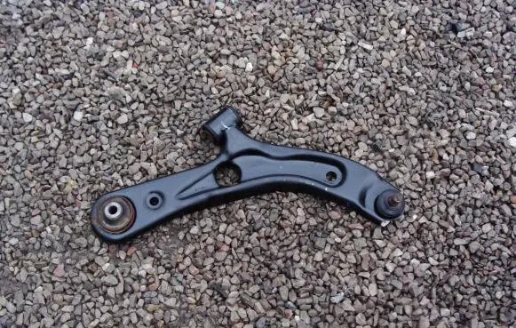 Suzuki Swift II Front control arm