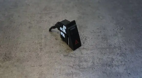 Skoda Octavia Mk3 (5E) Hazard light switch 5E0953507E