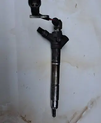 Toyota Avensis T250 Fuel injector 236700R040