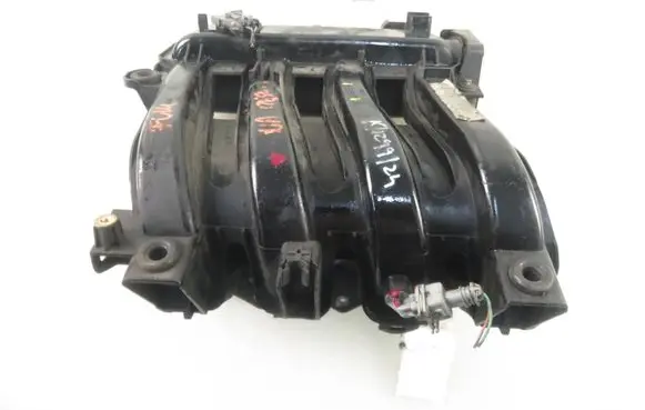 Renault Clio III Intake manifold 8200633248
