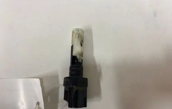 Jaguar XF X250 Windshield washer fluid level sensor 