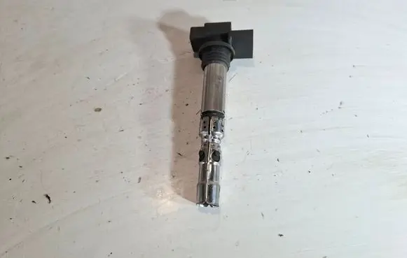 Volkswagen Fox High voltage ignition coil 03D905115E 7120124