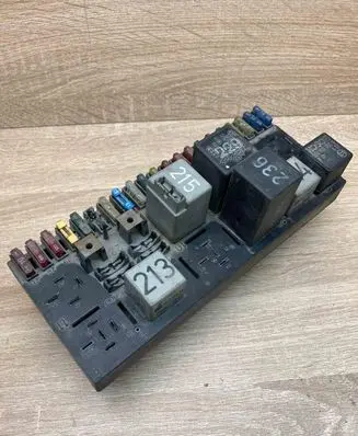 Audi 100 200 5000 C3 Fuse module 443941822A