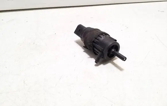 Audi TT TTS RS Mk3 8S Windscreen/windshield washer pump 8K5955647
