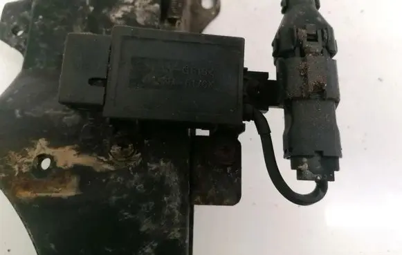KIA Carens I Coolant fan relay OK53B6176X