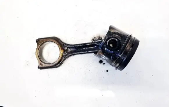 Ford Focus Piston with connecting rod