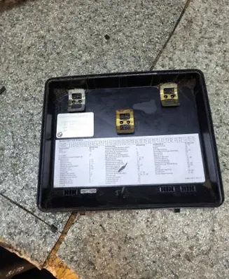 BMW 5 E34 Fuse box cover 1374029