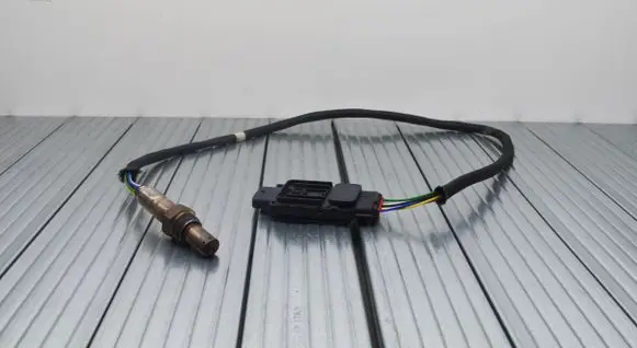 Audi Q3 F3 Lambda probe sensor 04L907805DF
