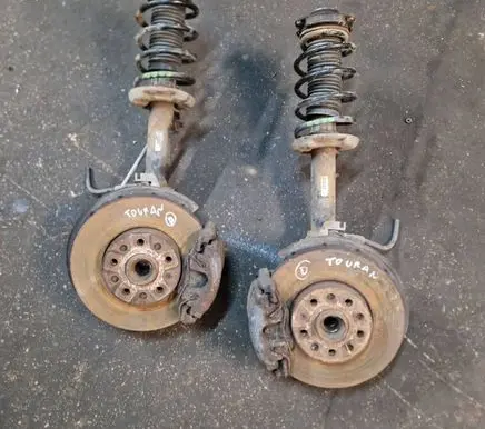 Volkswagen Touran I Front shock absorber/damper 1KQ400054gf