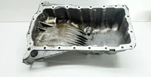 Volkswagen PASSAT B5 Oil sump 06B103603C