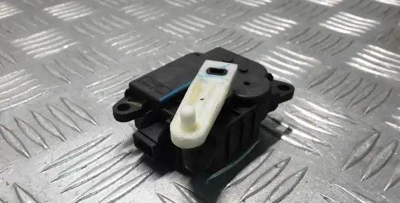 Nissan Navara D23 Air flap motor/actuator 277304JA3B