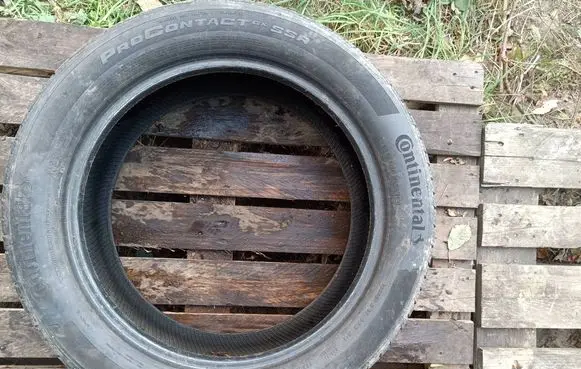 Dodge RAM 1500 DS R19 summer tire 