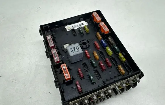 Volkswagen PASSAT B7 Fuse module 3C0937125