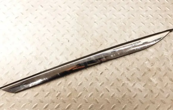 Rear fender molding trim
