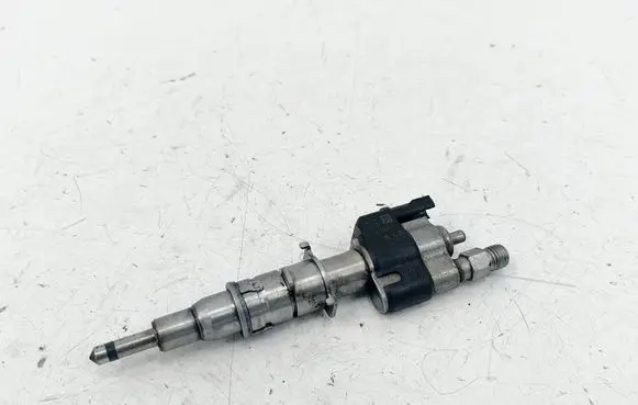 BMW 7 F01 F02 F03 F04 Fuel injector 7585261 13537585261