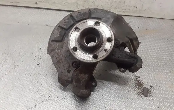 Skoda Fabia Mk2 (5J) Front wheel hub spindle knuckle