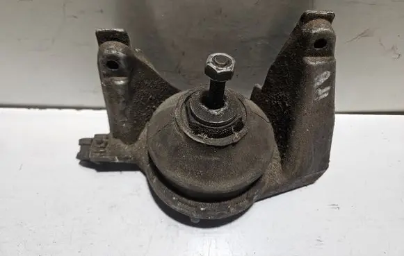 Audi A6 S6 C4 4A Engine mount bracket 4A0199352A