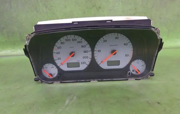 Volkswagen Golf III Speedometer (instrument cluster) 1H0919864R