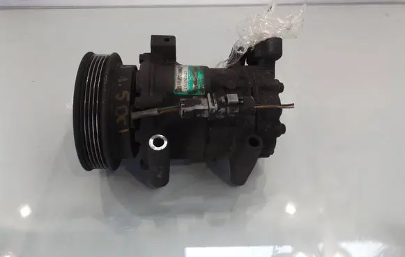 Renault Modus Air conditioning (A/C) compressor (pump) 8200365787